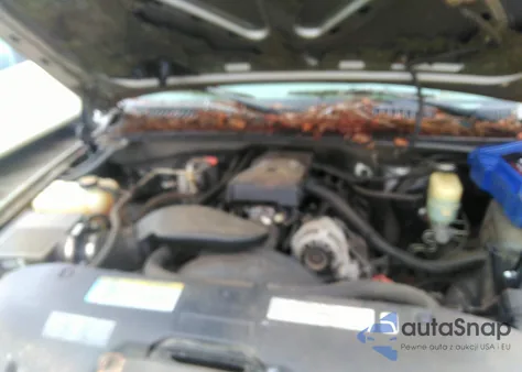 2000 Chevrolet Silverado 1500 Ls из США, поврежденный, VIN 2GCEC19V4Y1131434